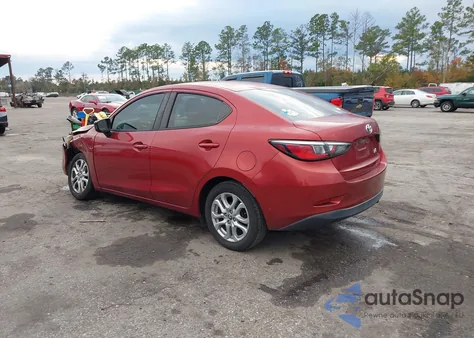 2018 Toyota Yaris Ia из США, поврежденный, VIN 3MYDLBYV9JY318955